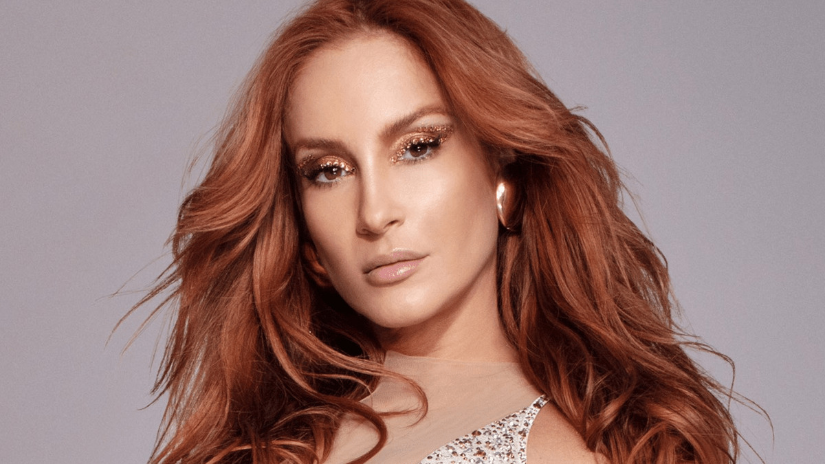 Claudia Leitte estreia EP “REALVERSO” com parcerias de Saulo, Ivete Sangalo e Mari Fernandez; ouça!